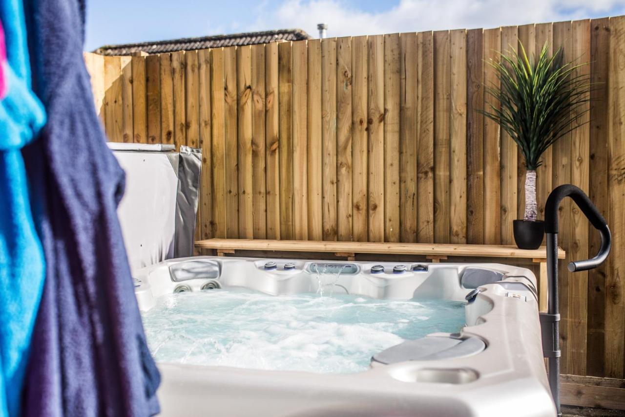 Luxury Property With Hot Tub And Sea Views Oystermouth Εξωτερικό φωτογραφία
